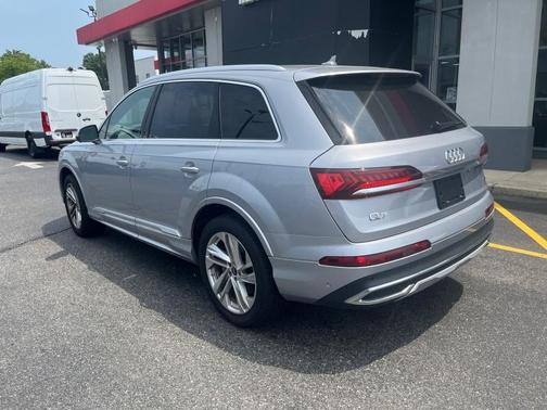 2022 Audi Q7 55 Premium