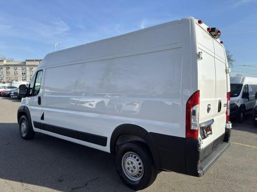 White 2025 RAM ProMaster 2500 High Roof