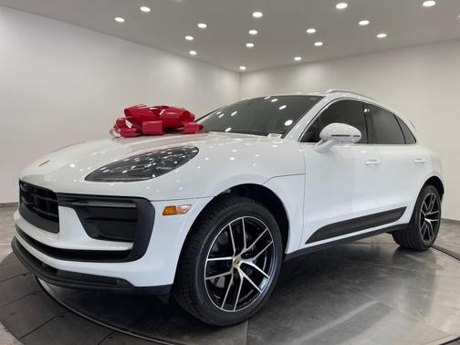 2023 Porsche Macan Base