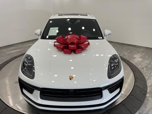 2023 Porsche Macan Base