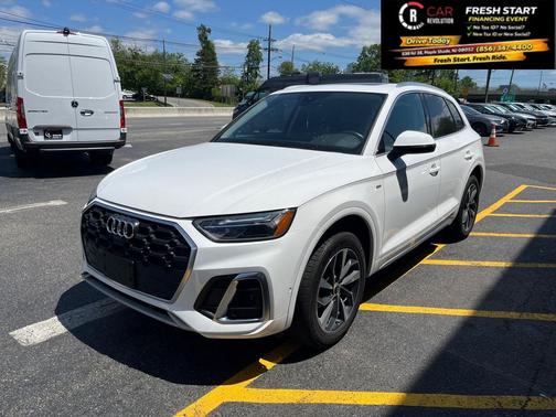 2022 Audi Q5 45 S line Premium Plus