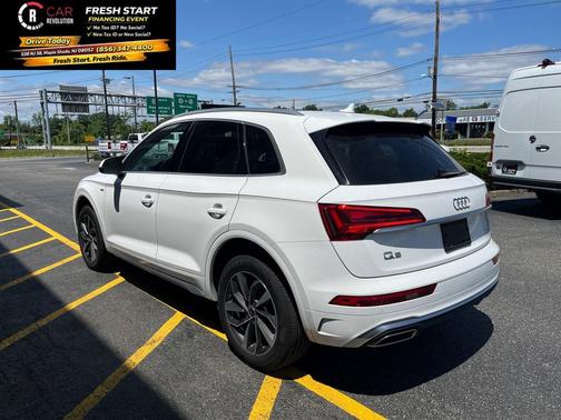 2022 Audi Q5 45 S line Premium Plus