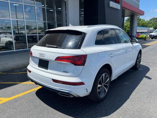 2022 Audi Q5 45 S line Premium Plus