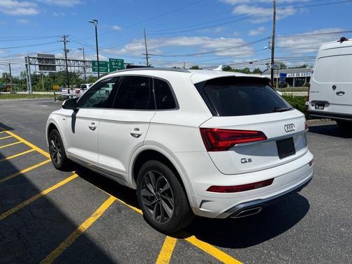 2022 Audi Q5 45 S line Premium Plus