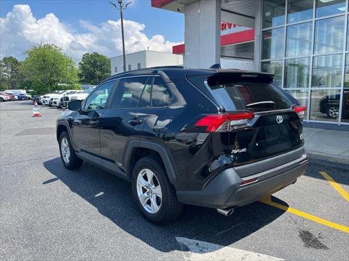 2021 Toyota RAV4 Hybrid XLE