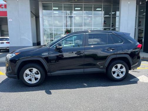 2021 Toyota RAV4 Hybrid XLE