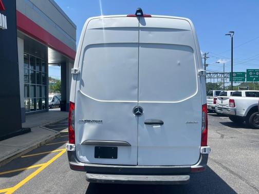 2022 Mercedes-Benz Sprinter 2500 HR 170