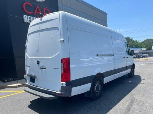 2022 Mercedes-Benz Sprinter 2500 HR 170