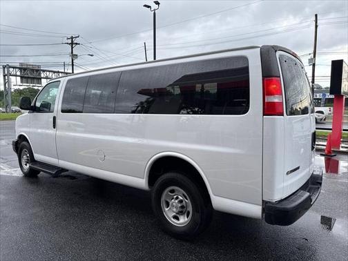 2022 Chevrolet Express 3500 LS