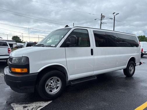 2022 Chevrolet Express 3500 LS