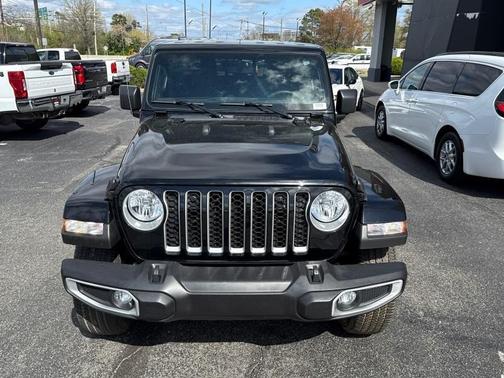 2023 Jeep Gladiator Overland
