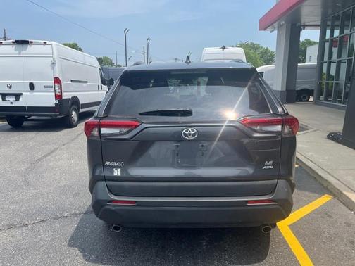 2021 Toyota RAV4 LE
