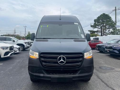 2019 Mercedes-Benz Sprinter 2500 HR 170