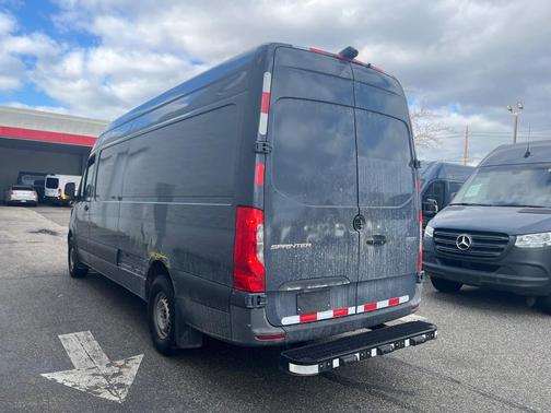2021 Mercedes-Benz Sprinter 2500 HR EXT 170 GAS