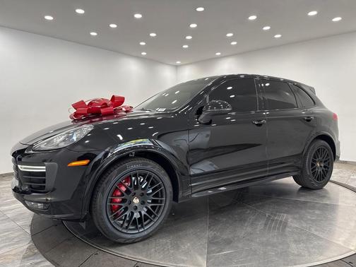 2016 Porsche Cayenne GTS