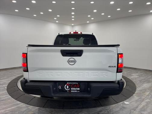 2022 Nissan Frontier S