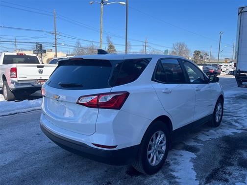 White 2021 Chevrolet Equinox LS