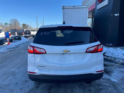 White 2021 Chevrolet Equinox LS