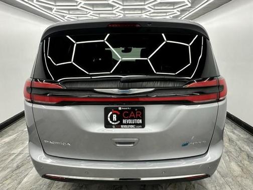 2021 Chrysler Pacifica Hybrid Touring L