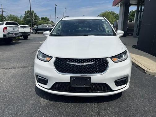 2022 Chrysler Pacifica Touring-L