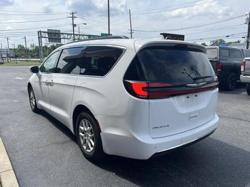 2022 Chrysler Pacifica Touring-L