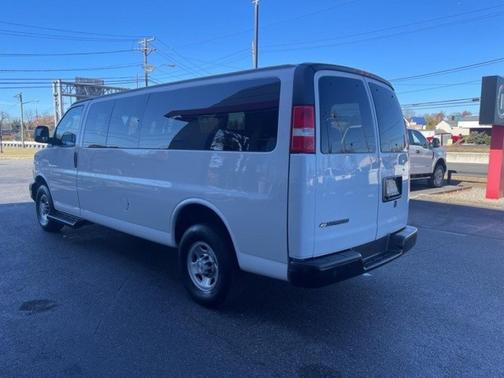 2022 Chevrolet Express 3500 LS