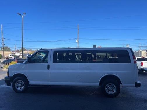2022 Chevrolet Express 3500 LS