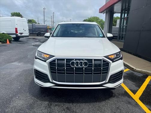 2023 Audi Q7 55 Premium Plus
