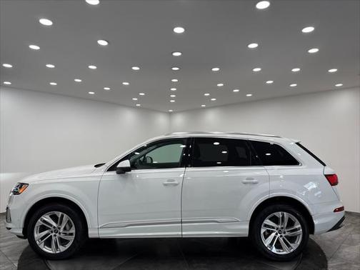 2023 Audi Q7 55 Premium Plus