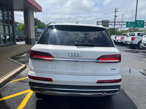 2023 Audi Q7 55 Premium Plus
