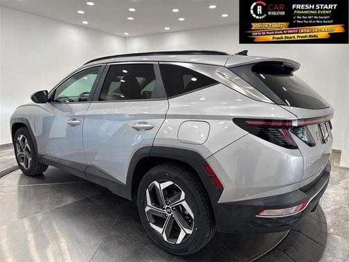 Silver 2022 Hyundai TUCSON SEL