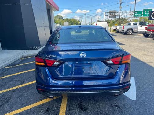 2022 Nissan Altima 2.5 SR