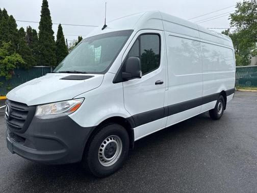 2023 Mercedes-Benz Sprinter 2500 HR IA GAS 170''