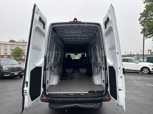 2023 Mercedes-Benz Sprinter 2500 HR IA GAS 170''