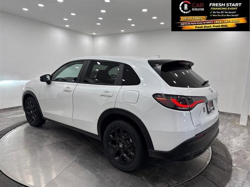 White 2023 Honda HR-V Sport