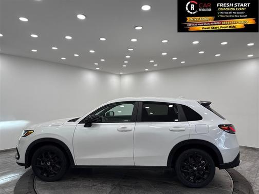 White 2023 Honda HR-V Sport