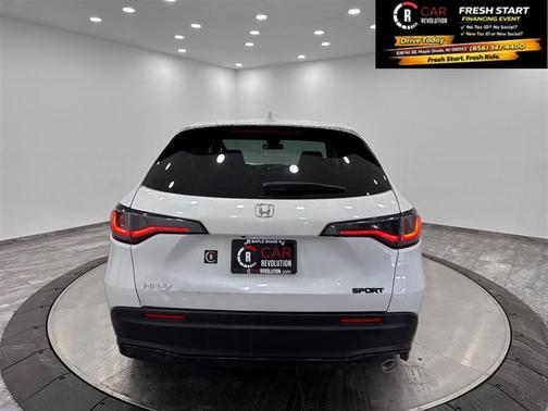 White 2023 Honda HR-V Sport