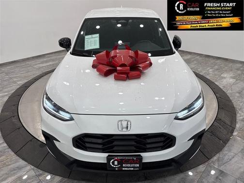 White 2023 Honda HR-V Sport