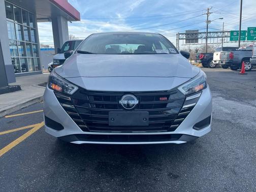 2023 Nissan Versa 1.6 SR