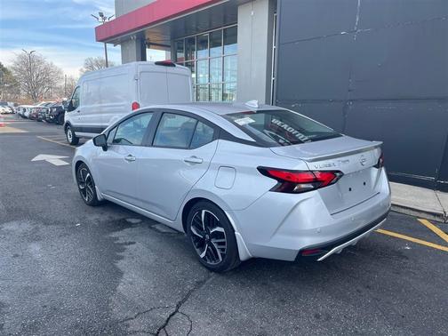 2023 Nissan Versa 1.6 SR