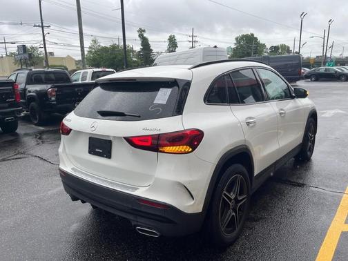 2022 Mercedes-Benz GLA 250 Base 4MATIC