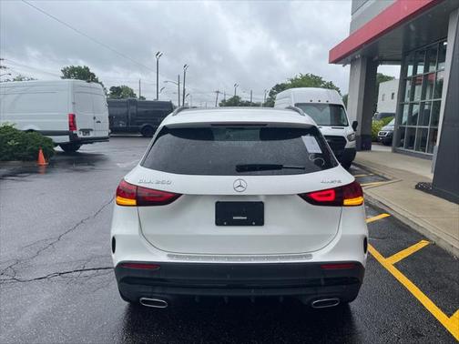 2022 Mercedes-Benz GLA 250 Base 4MATIC