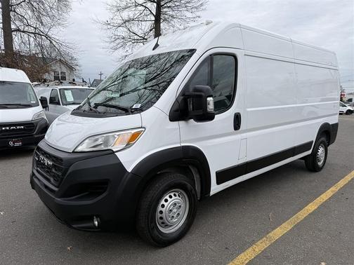 White 2025 RAM ProMaster 2500 High Roof
