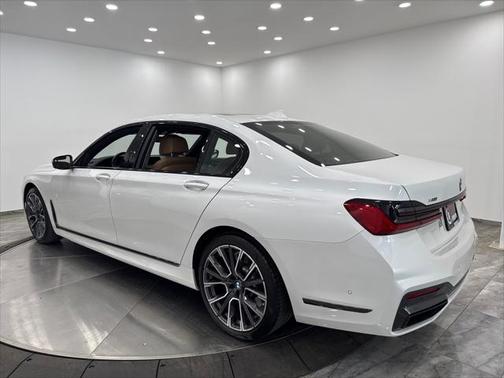 2022 BMW 750 i xDrive