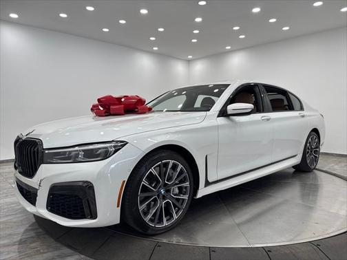 2022 BMW 750 i xDrive