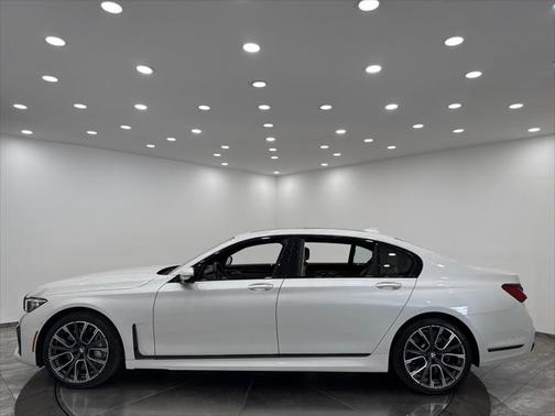 2022 BMW 750 i xDrive