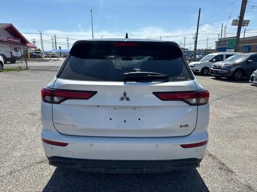 2023 Mitsubishi Outlander SEL