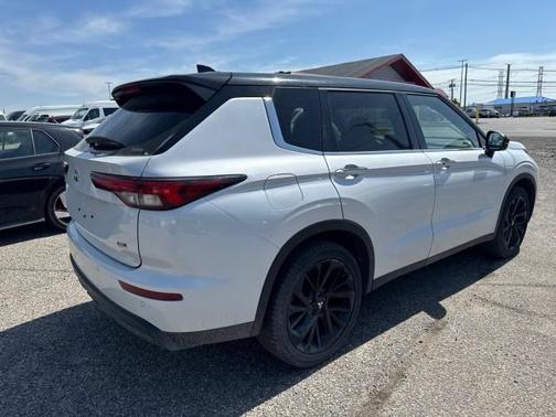2023 Mitsubishi Outlander SEL