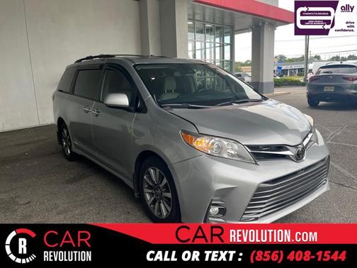 2020 Toyota Sienna XLE