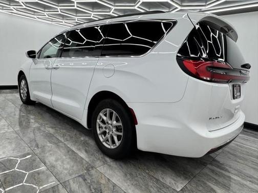 2022 Chrysler Pacifica Touring-L